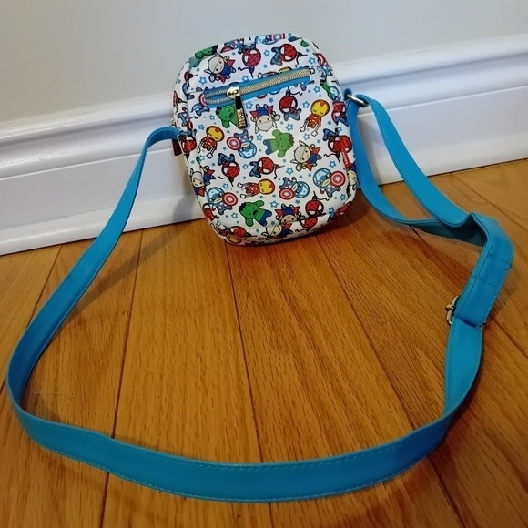 NWOT Disney Store Marvel The Avengers MXYS Crossbody Bag - Picture 2 of 6